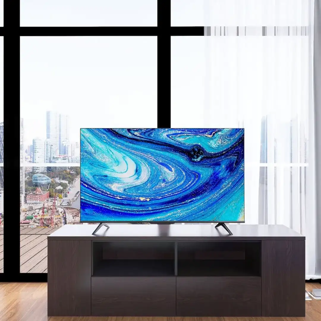 szafka-rtv-panoramiczne-okna-bydgoszcz-wystroj Nowoczesna szafka RTV z telewizorem na tle panoramicznych okien, aranżacja wnętrz Bydgoszcz